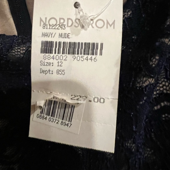 Alex Evenings Navy Blue Lace Cold Shoulder Fit & Flare Evening Gown
Sz 12 new - Picture 5 of 6